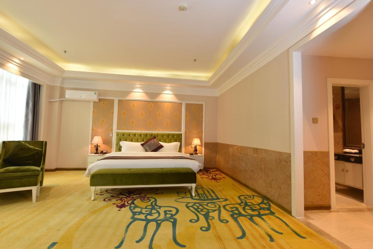 Hong Van Grand Hotel Mong Cai Exterior foto
